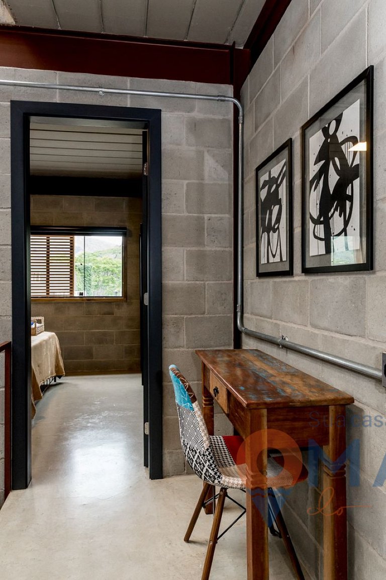 Triplex com Design Industrial em Itaipava | AIR A2