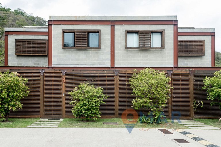 Triplex con Diseño Industrial en Itaipava | AIR A2