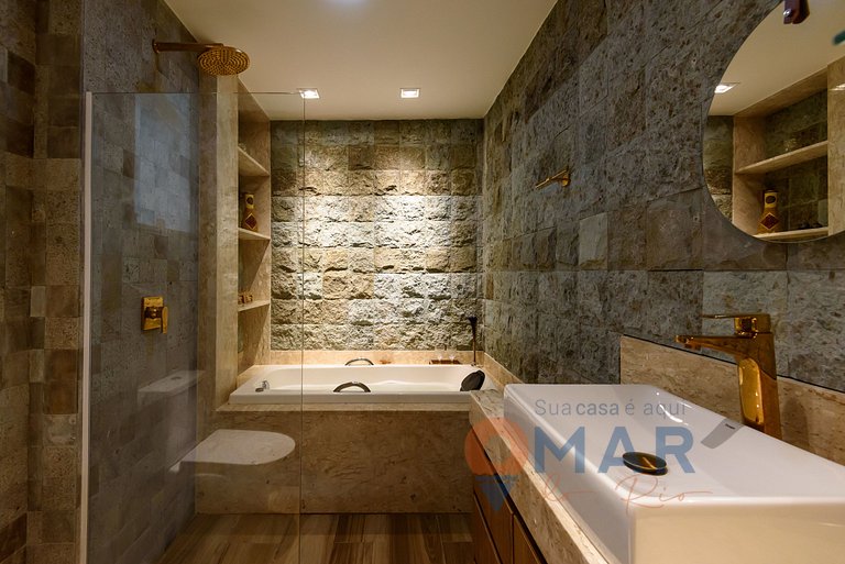 3BDRs, Balcony and Bathtub 8Min from the Beach|AP