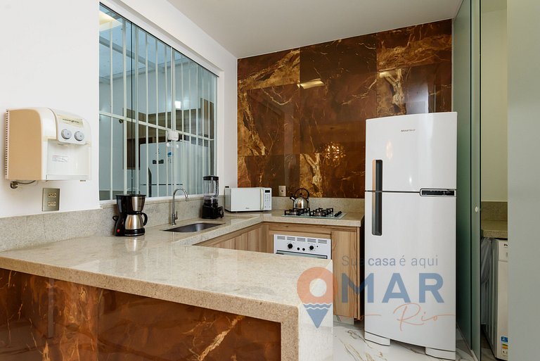 3BDRs, Balcony and Bathtub 8Min from the Beach|AP