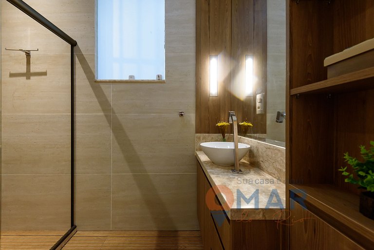3BDRs, Balcony and Bathtub 8Min from the Beach|AP