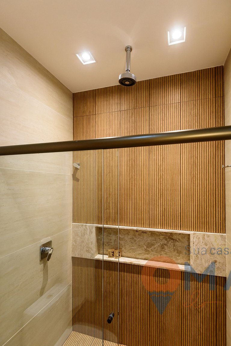 3BDRs, Balcony and Bathtub 8Min from the Beach|AP
