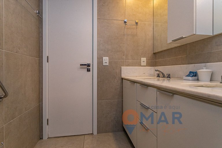 Quarto e Sala com Varanda em Copacabana|MRU 05/703