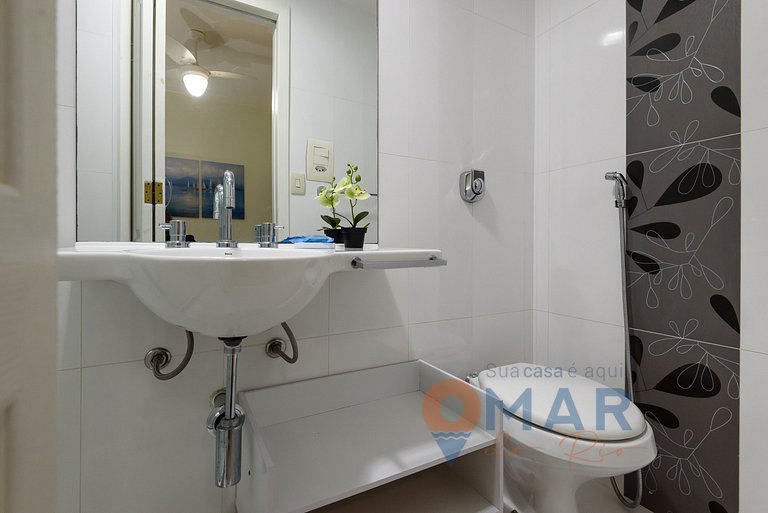 2BDRS 5 Min from the Copacabana Beach | BL 125/604