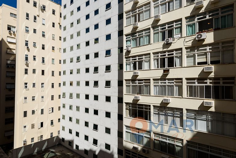 2BDRS 5 Min from the Copacabana Beach | BL 125/604