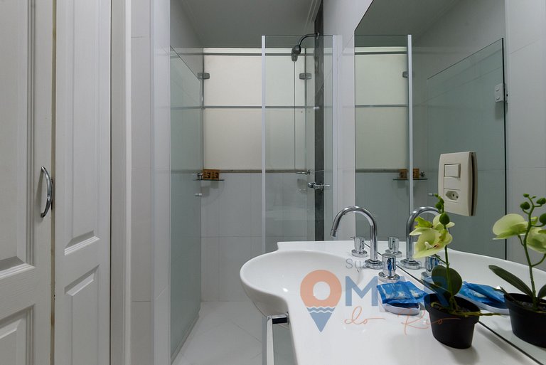 2BDRS 5 Min from the Copacabana Beach | BL 125/604