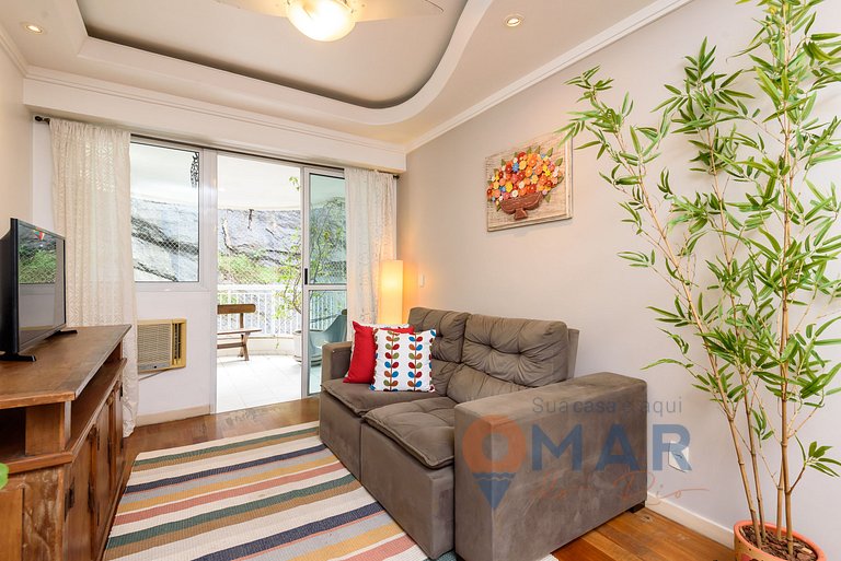 Botafogo Apt with Pool & Parking | BV 80/407