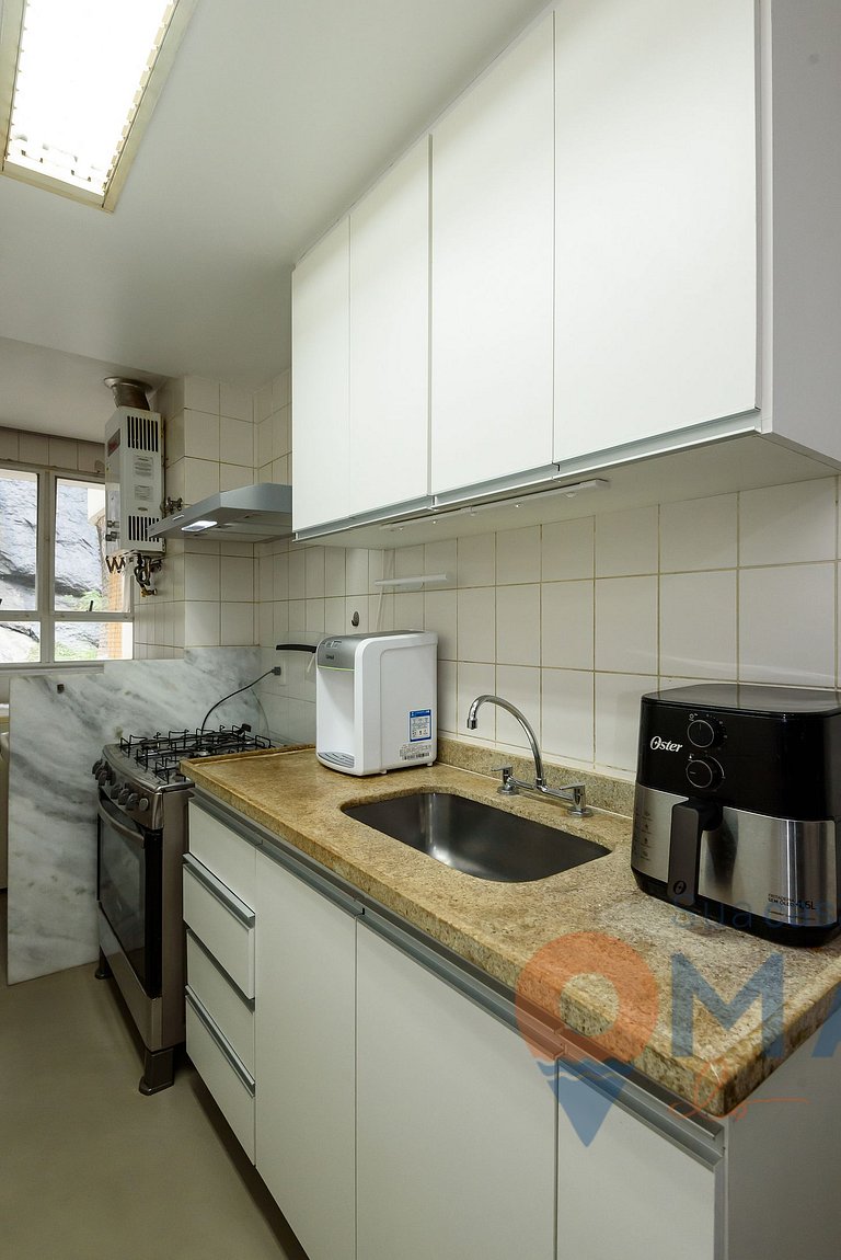 Botafogo Apt with Pool & Parking | BV 80/407