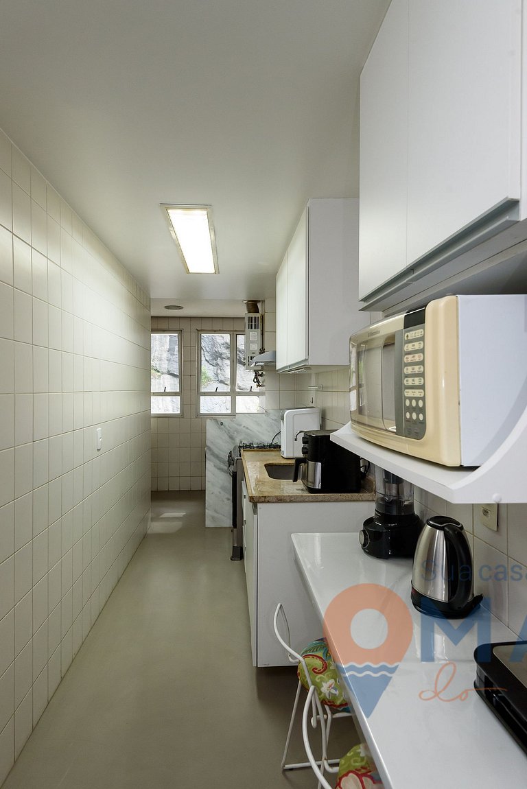 Botafogo Apt with Pool & Parking | BV 80/407