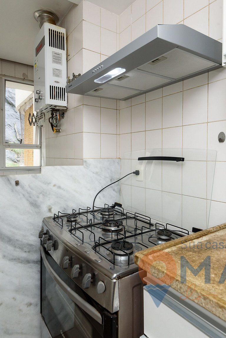 Botafogo Apt with Pool & Parking | BV 80/407