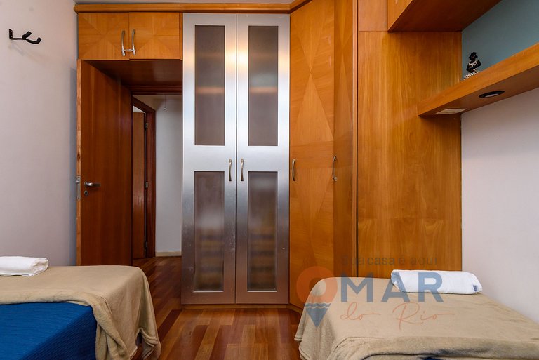 Botafogo Apt with Pool & Parking | BV 80/407