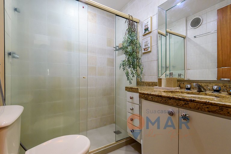 Botafogo Apt with Pool & Parking | BV 80/407