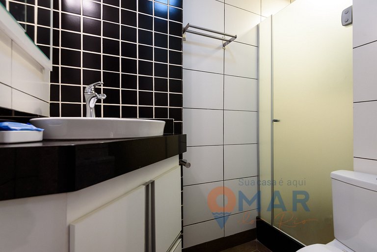 Studio 6 Min from Copacabana Beach | BR 502/420
